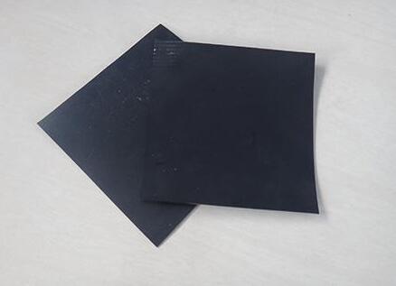 土工膜應(yīng)用在藕池防滲和魚(yú)塘防滲時(shí)應(yīng)該怎么選擇