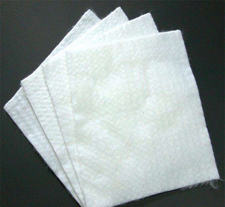 短纖針刺土工布獨特的三維結(jié)構(gòu)特點